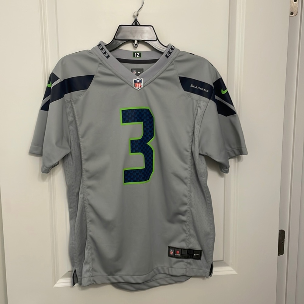 Authentic Nike NFL Russell Wilson Seattle Seahawks football jersey, #3. Size YL.